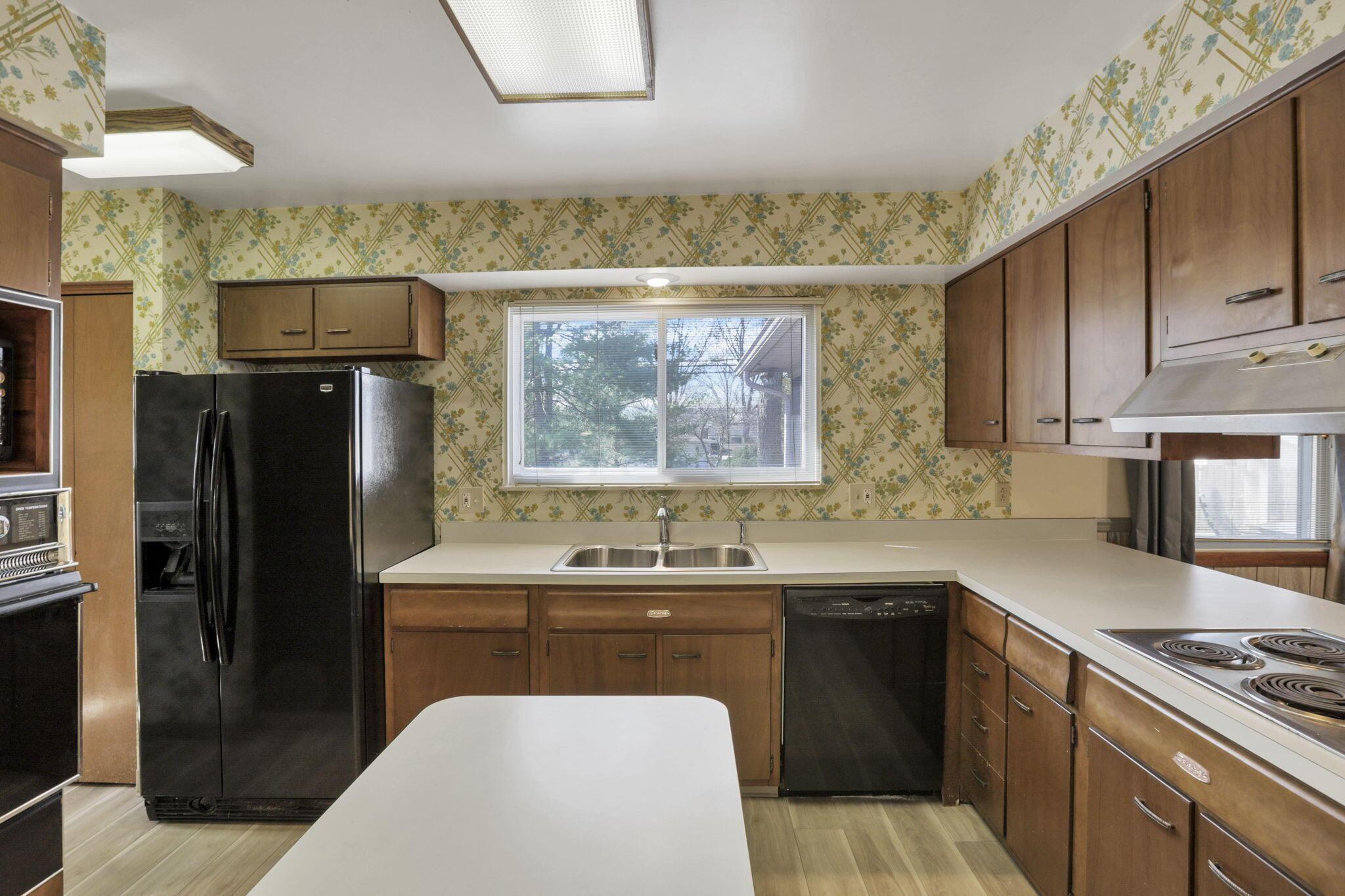 1013 Brice Road Columbus, OH 43213 - Photo 20 of 61 Kitchen