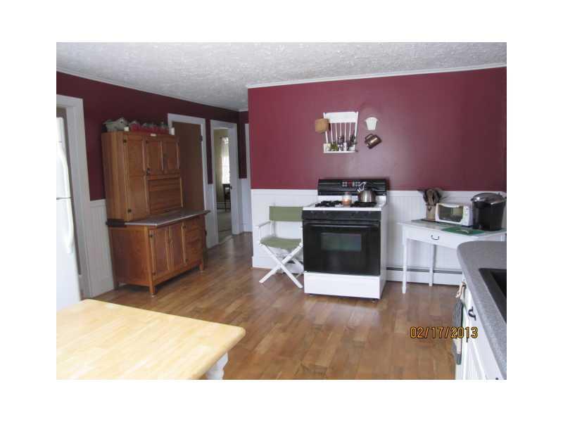 527 River Road Cushing, ME 04563 - Photo 7 of 35 Kitchen.