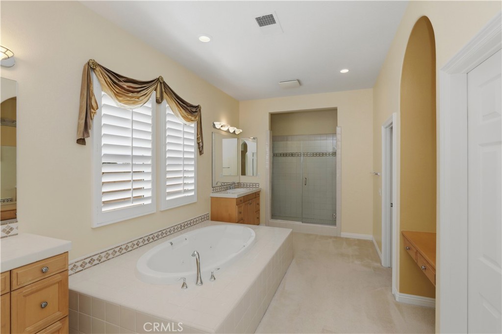 16861 Ridge Cliff Drive Riverside, CA 92503 - Photo 23 of 61 Downstairs Primary Bathroom