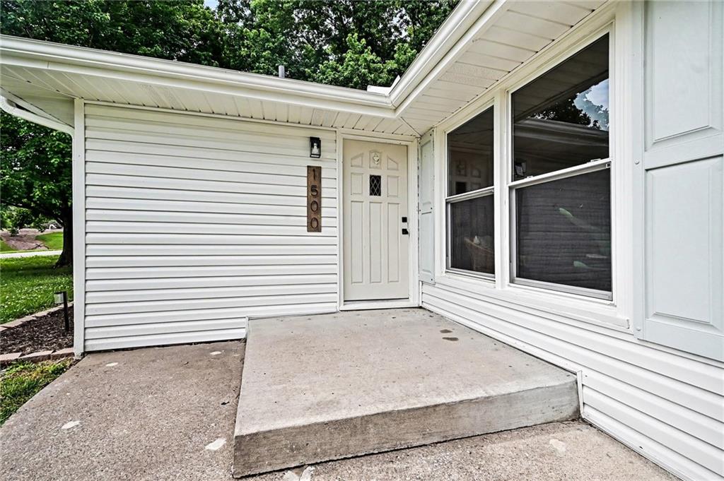 1500 Ridgeview Road Liberty, MO 64068 - Photo 3 of 42