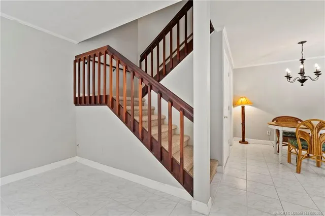 a view of livingroom with furniture