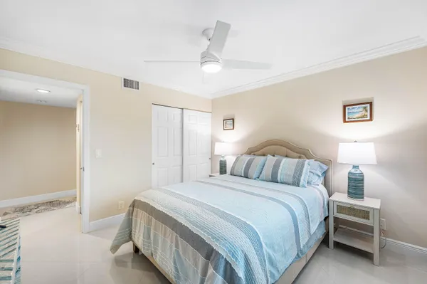 $4,300 | 7286 Huntington Lane, Unit 301, Delray Beach, FL 33446