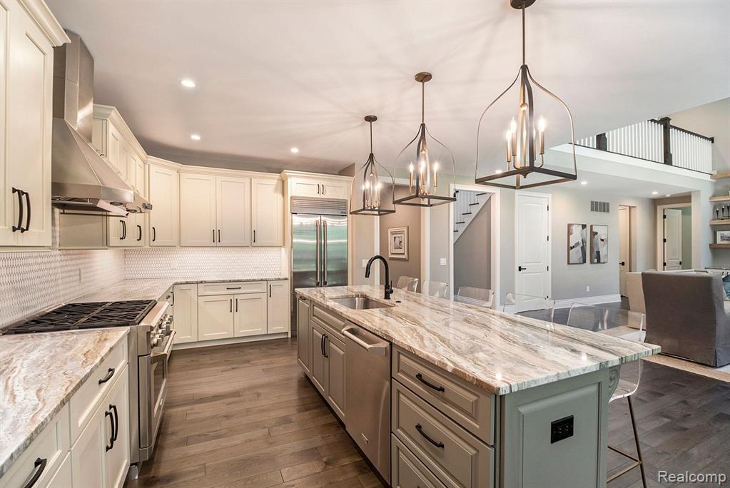 471 Montclair Way Milford, MI 48381 - Photo 8 of 75