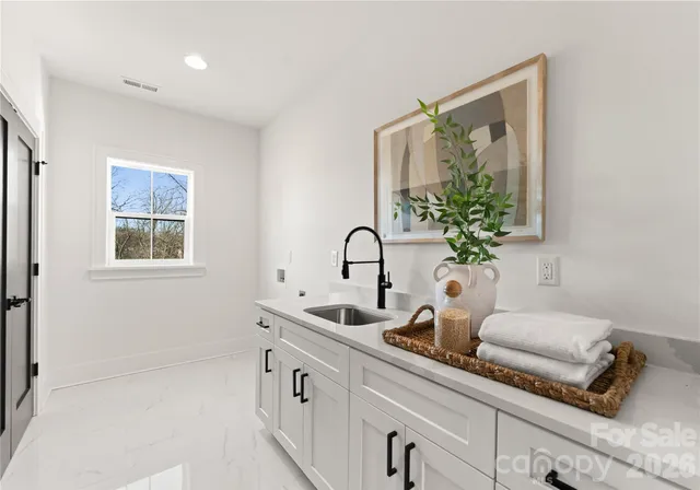 $858,000 | 2005 South Street, Charlotte, NC 28208