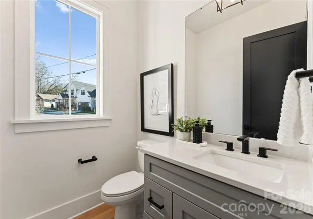 $858,000 | 2005 South Street, Charlotte, NC 28208