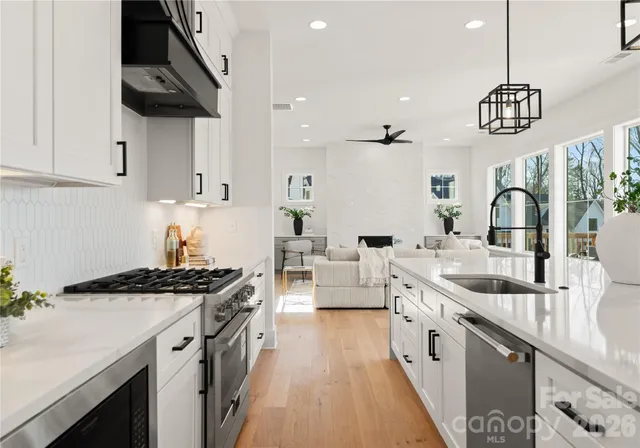 $858,000 | 2005 South Street, Charlotte, NC 28208