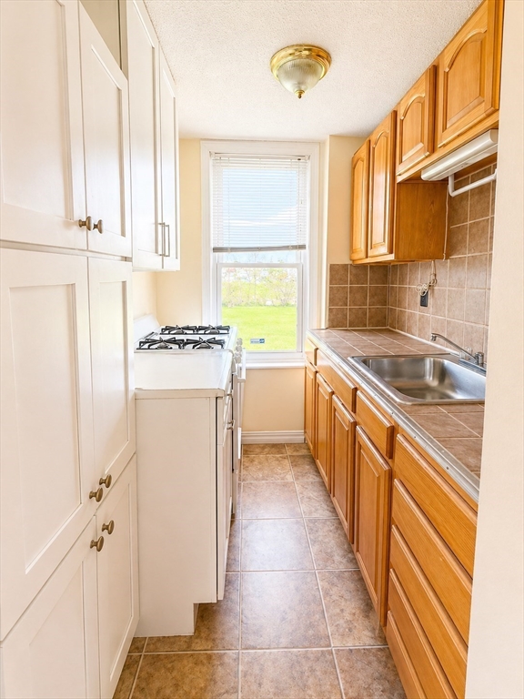 185 Stevens Street Fall River, MA 02721 - Photo 5 of 15