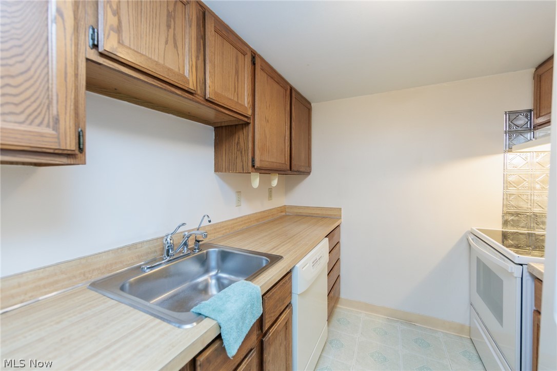 3265 Mayfield Road, Unit 29 Cleveland, OH 44118 - Photo 16 of 44