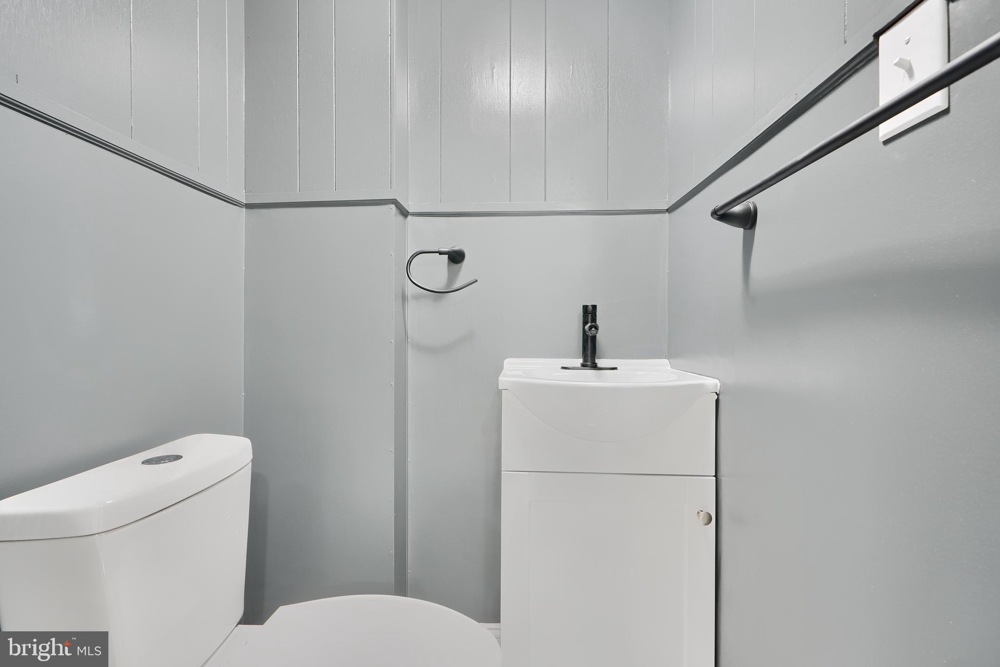 6004 Falkirk Road Baltimore, MD 21239 - Photo 25 of 30