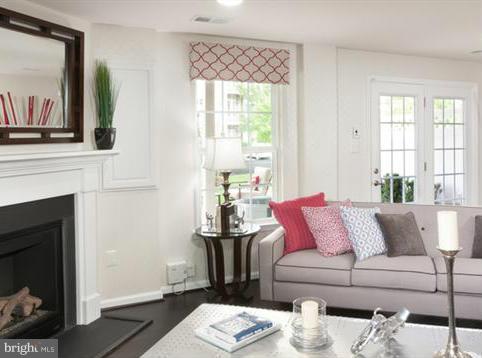 6252 Ritter Drive Frederick, MD 21703 - Photo 6 of 21 Family Room