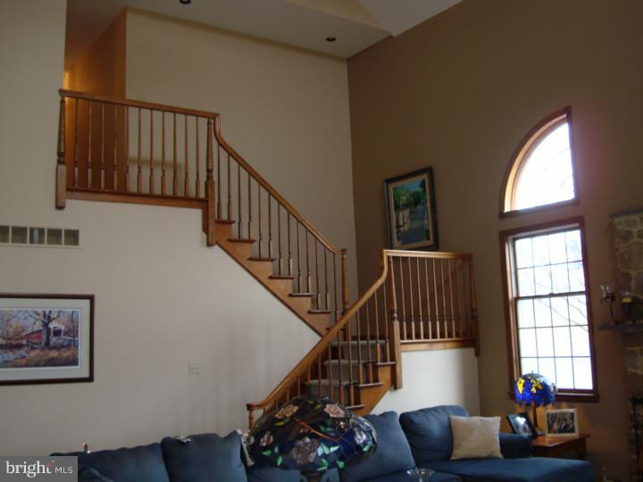 3082 Mill Road Norristown, PA 19403 - Photo 9 of 25 Family Room