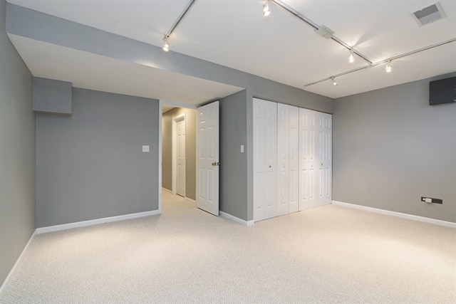 4152 South Berkeley Avenue Chicago, IL 60653 - Photo 12 of 15 a view of an empty room
