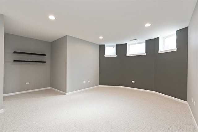 4152 South Berkeley Avenue Chicago, IL 60653 - Photo 13 of 15 a view of an empty room