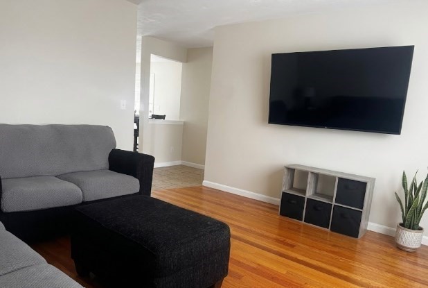660 Franklin Street, Unit 660 Worcester, MA 01604 - Photo 2 of 7