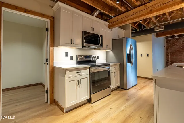 $2,800 | 453 East Main Street, Unit 200, Kingsport, TN 37660