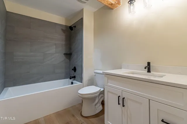 $2,800 | 453 East Main Street, Unit 200, Kingsport, TN 37660