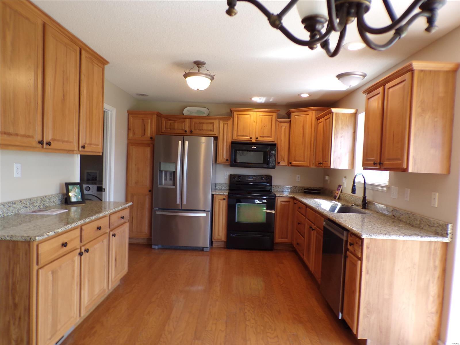 501 Patton Drive Troy, IL 62294 - Photo 15 of 46