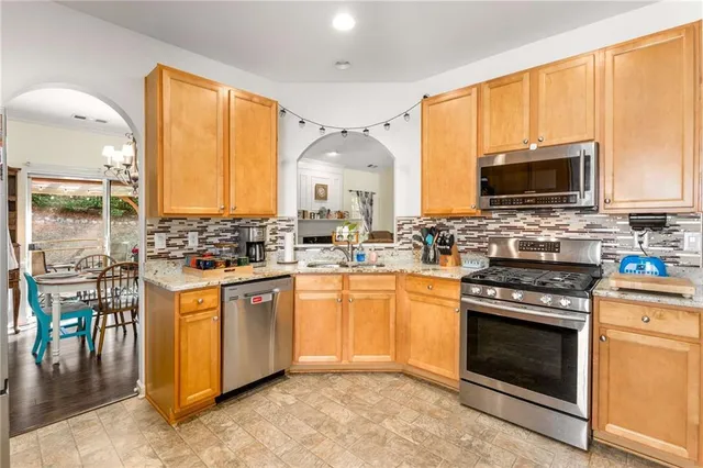 $399,900 | 10 Rockridge Drive, Newnan, GA 30265