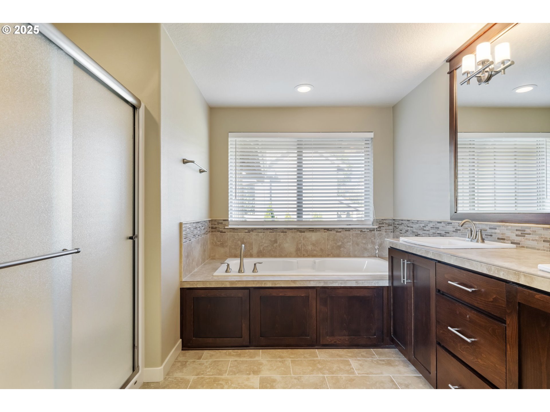 14071 Southwest Alpine Crest Way Portland, OR 97224 - Photo 14 of 30 Bedroom, Primary