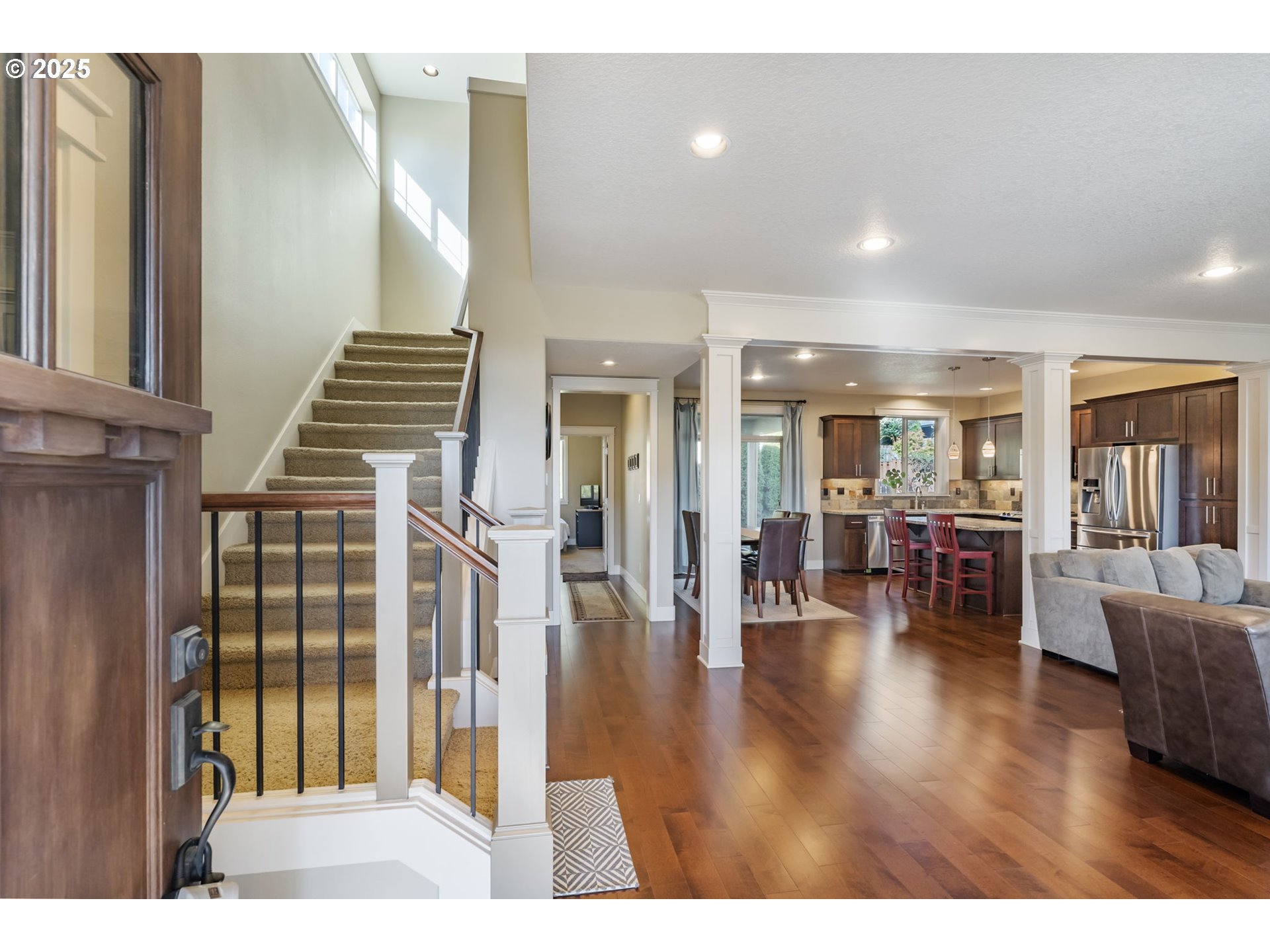 14071 Southwest Alpine Crest Way Portland, OR 97224 - Photo 3 of 30 Entrance/Foyer