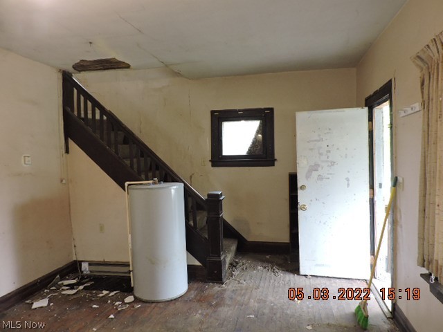 775 Kipling Street Akron, OH 44306 - Photo 7 of 20 LIVING ROOM