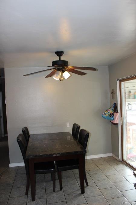 13456 Common Road Warren, MI 48088 - Photo 9 of 24 IMG_2198.jpg