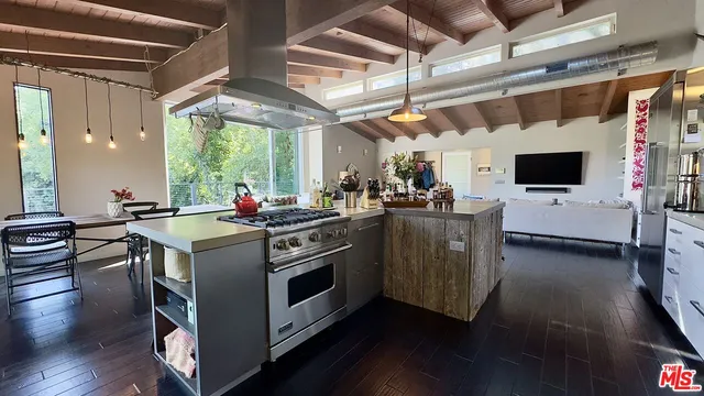 $9,900 | 19562 Cave Way, Topanga, CA 90290