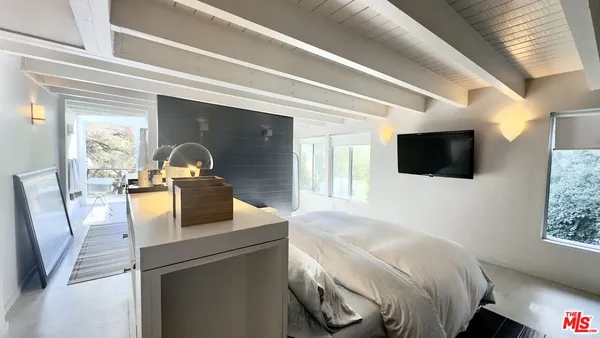 a close view of sink and tap