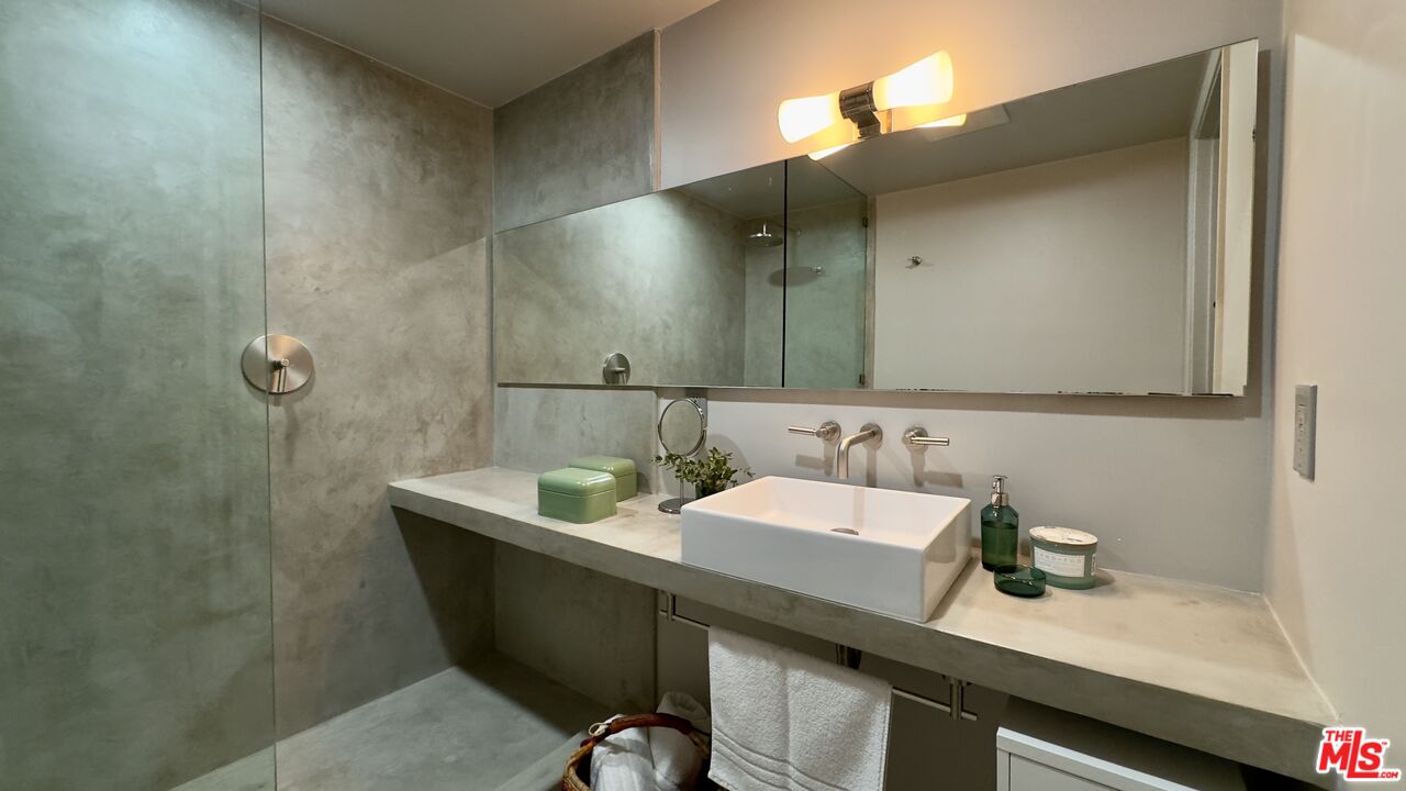 19562 Cave Way Topanga, CA 90290 - Photo 29 of 39