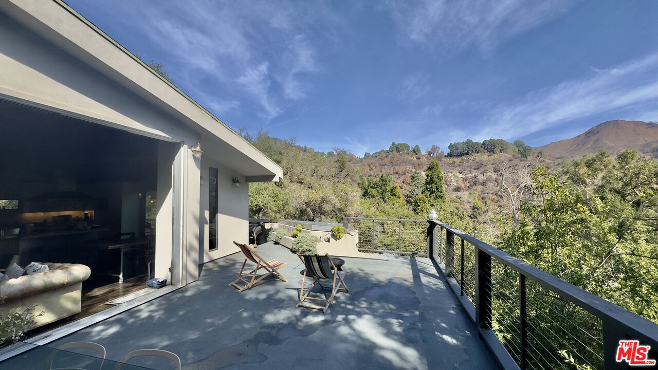 19562 Cave Way Topanga, CA 90290 - Photo 30 of 39