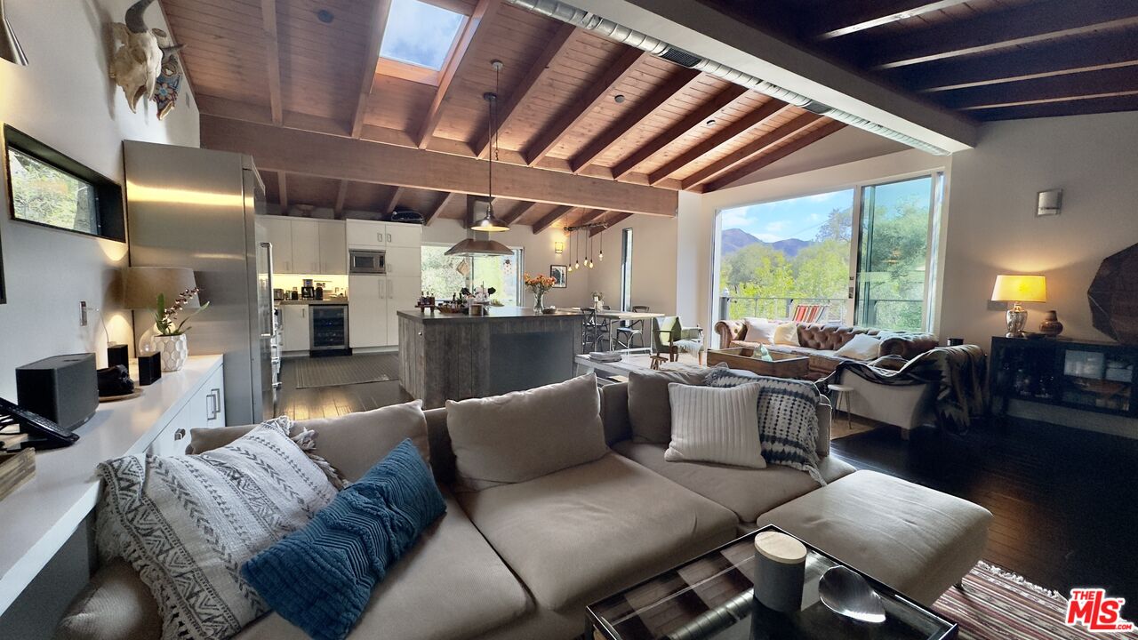 19562 Cave Way Topanga, CA 90290 - Photo 4 of 39