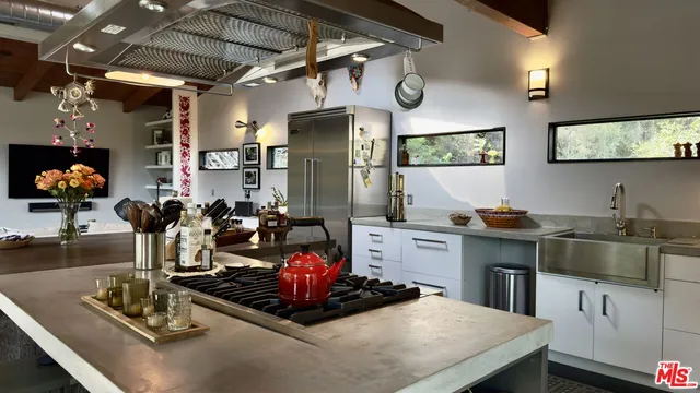 $9,900 | 19562 Cave Way, Topanga, CA 90290