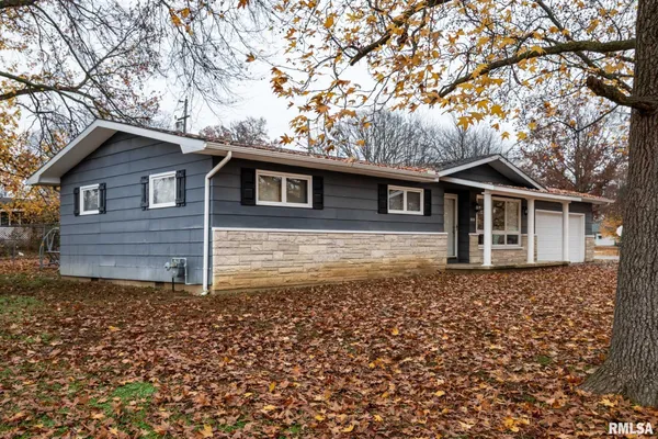 $115,000 | 800 West 11th Street, Johnston City, IL 62951