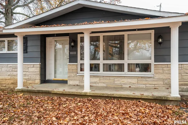 $115,000 | 800 West 11th Street, Johnston City, IL 62951