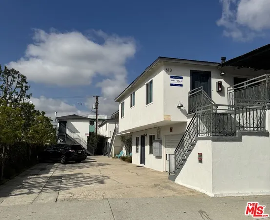 $1,597 | 613 South Prairie Avenue, Unit 4, Inglewood, CA 90301