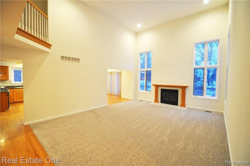331 Mystic Valley Rochester, MI 48307 - Photo 11 of 39