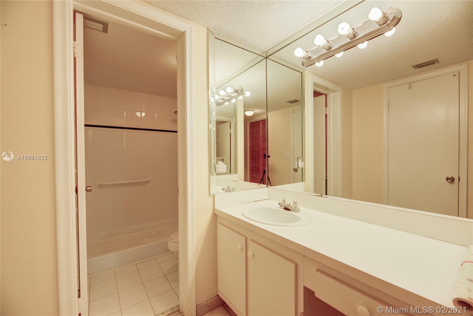 9227 Southwest 87th Avenue, Unit B5 Miami, FL 33176 - Photo 17 of 22