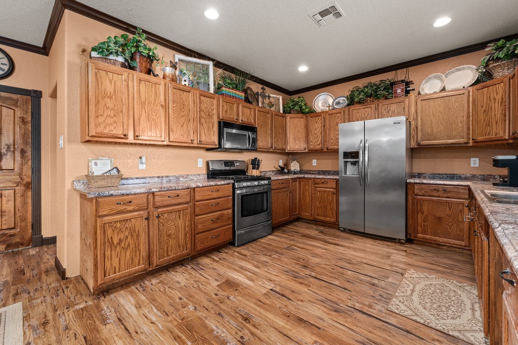 646 Victor Eckhardt Road Fredericksburg, TX 78624 - Photo 20 of 60