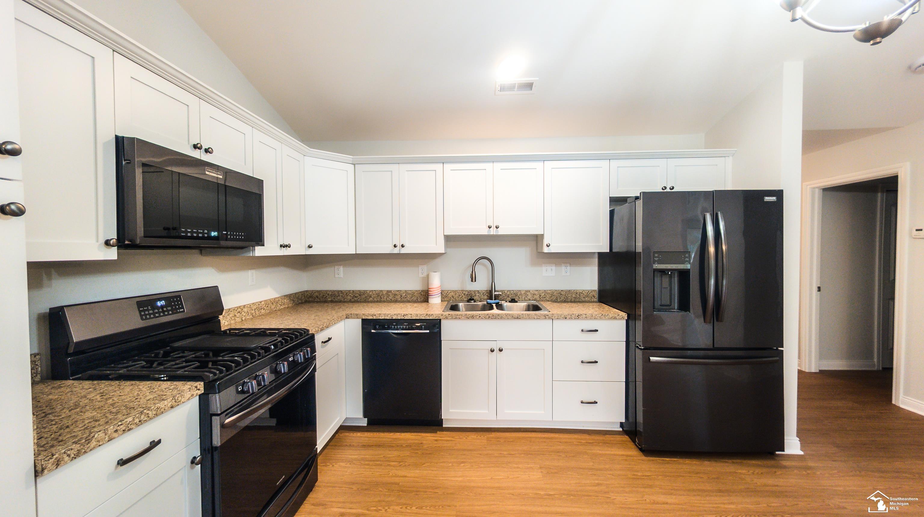 5203 Volterra Drive Monroe, MI 48161 - Photo 13 of 20 50201288-11e04365-f00a-4bf7-8061-07573428d49a.JPG