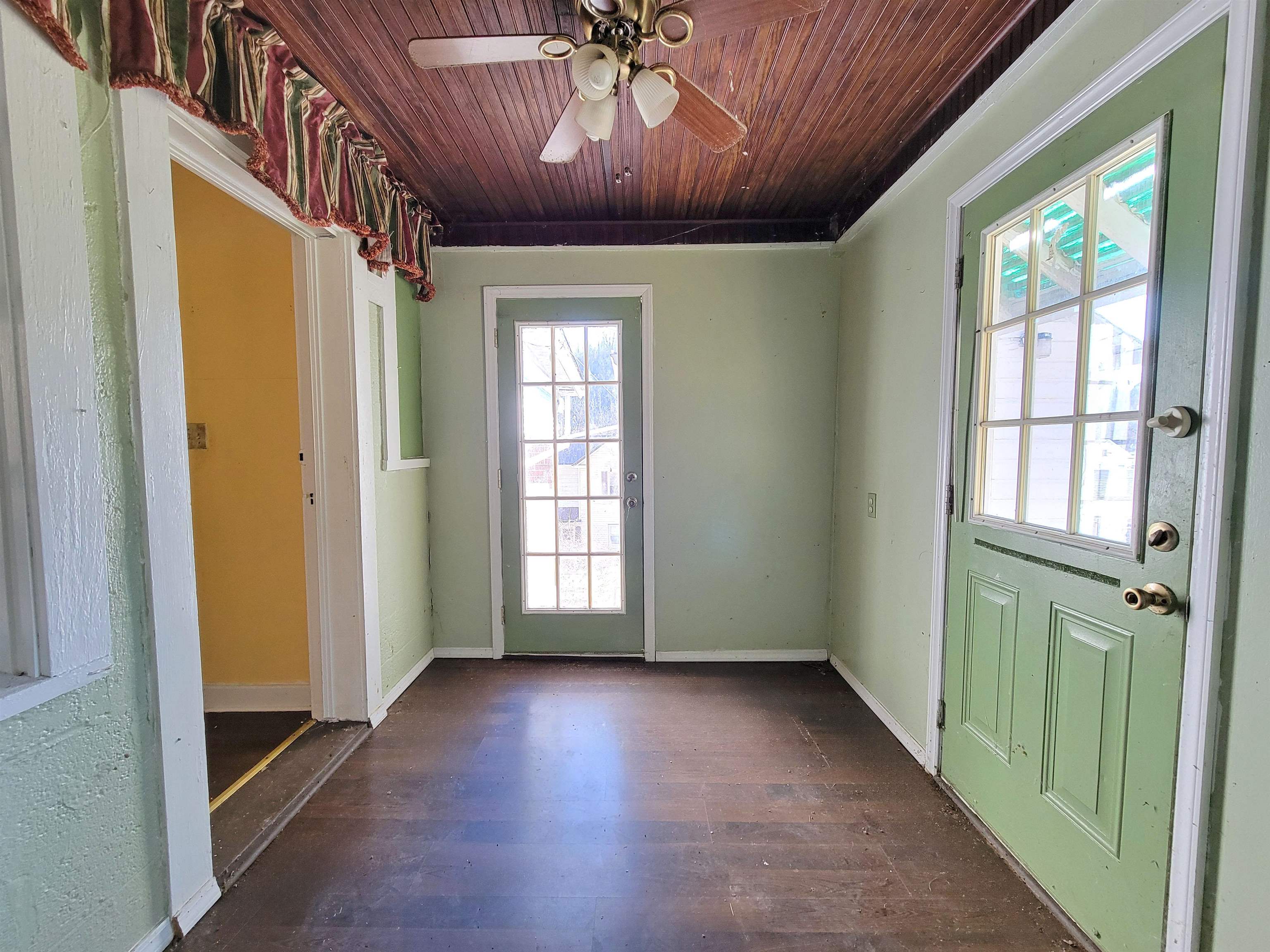 1522 R Harvey Road Huntington, WV 25701 - Photo 8 of 20 Gallery Image 8