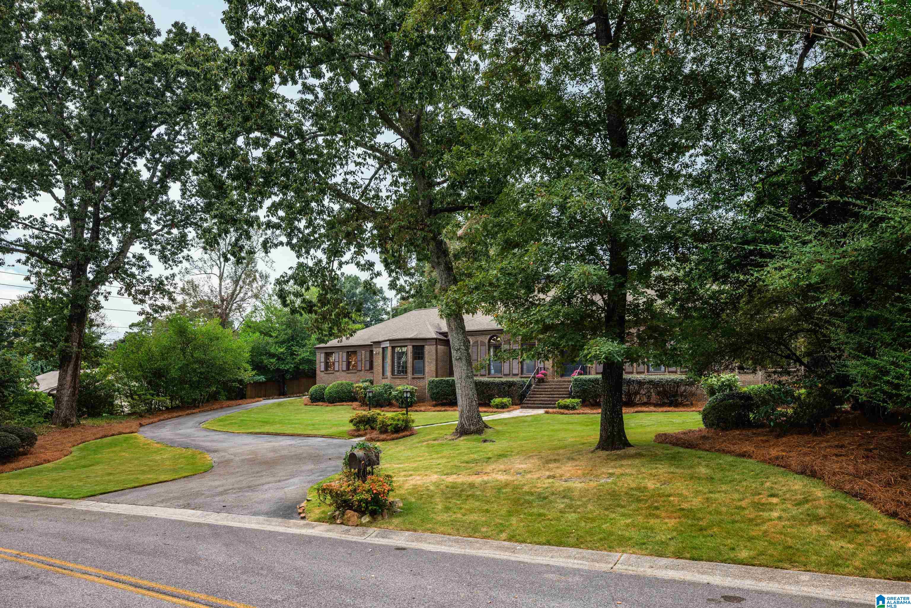 3812 Valley Head Road Birmingham, AL 35223 - Photo 3 of 65