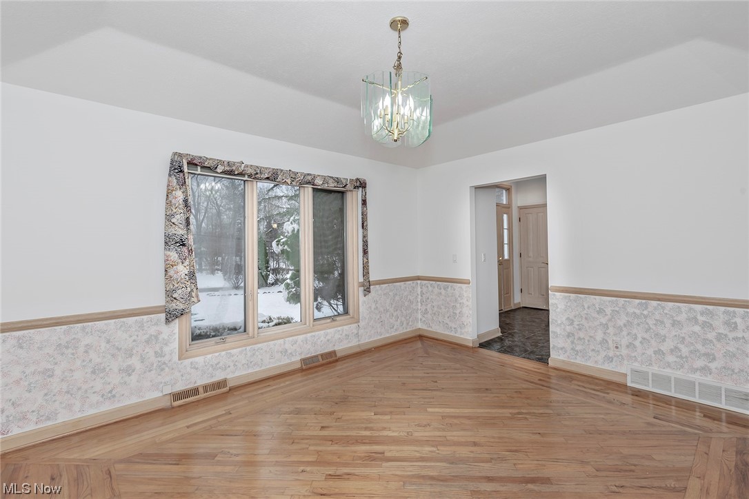 3850 Ellendale Road Moreland Hills, OH 44022 - Photo 7 of 39 Dining Room with Chandelier