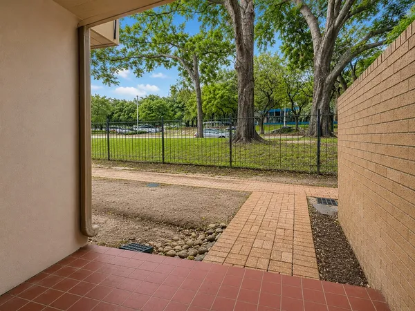 $1,100 | 10811 Richmond Avenue, Unit 5, Houston, TX 77042