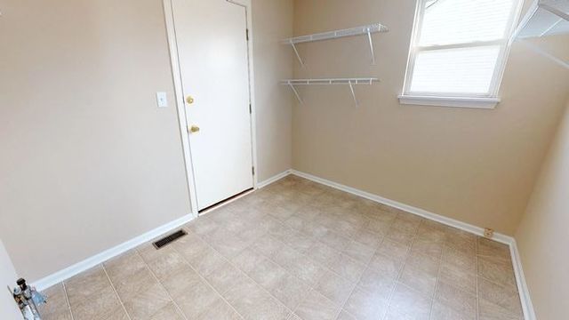 8 Wright Court Lake In The Hills, IL 60156 - Photo 14 of 29