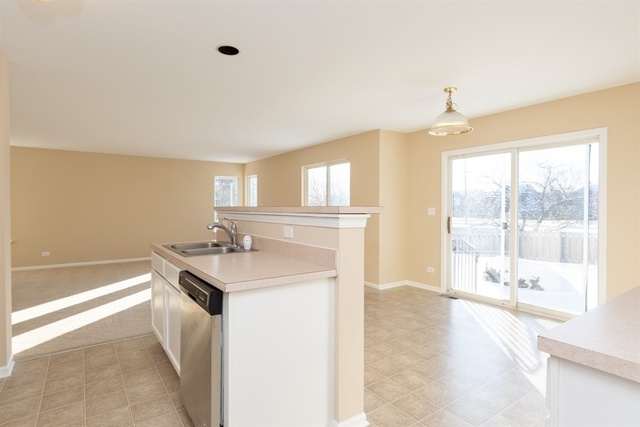 8 Wright Court Lake In The Hills, IL 60156 - Photo 8 of 29