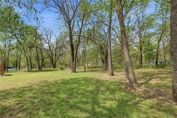 $325,000 | 9 Poplar Lane, Linn Valley, KS 66040