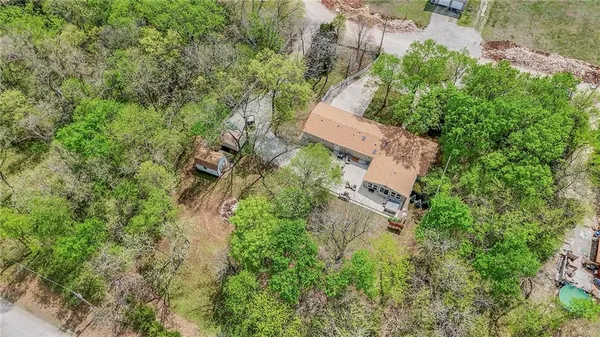 $325,000 | 9 Poplar Lane, Linn Valley, KS 66040