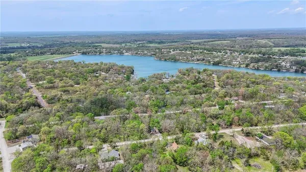 $325,000 | 9 Poplar Lane, Linn Valley, KS 66040