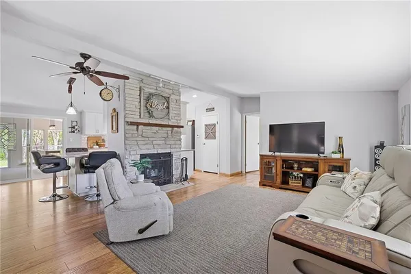 $325,000 | 9 Poplar Lane, Linn Valley, KS 66040