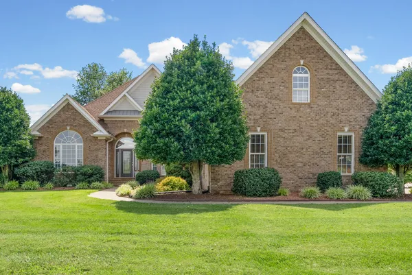 $549,900 | 235 Wellington Way, Hopkinsville, KY 42240